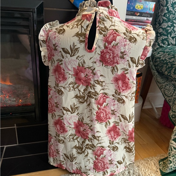 SHEIN Floral Print Top with Ruffle Detail - Picture 2 of 4